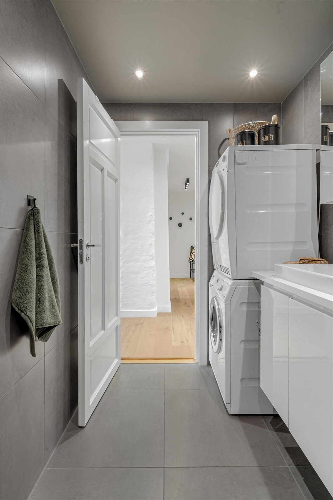 Det er opplegg til vaskemaskin og tørketrommel. Galleribilde