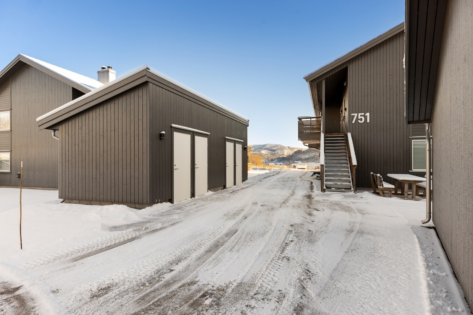 Sportsbod med god plass til sesongutstyr og oppbevaring. Galleribilde