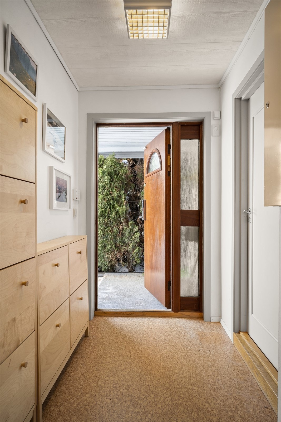 Entré med adkomst til vaskerom. Galleribilde