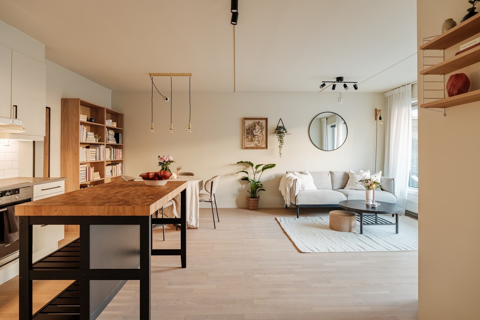 Gøteborggata 18 - Presentert av Vilde Nadden i Nordvik. Foto av dyktige Paul Dragoman. Galleribilde