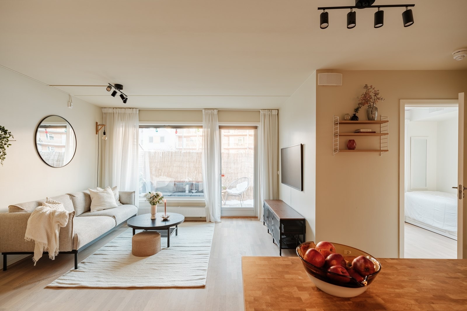 Leiligheten ligger i et nyere bygg som fører til moderne kvaliteter som balansert ventilasjon, god standard, heis, garasjeanlegg og praktisk planløsning. Galleribilde