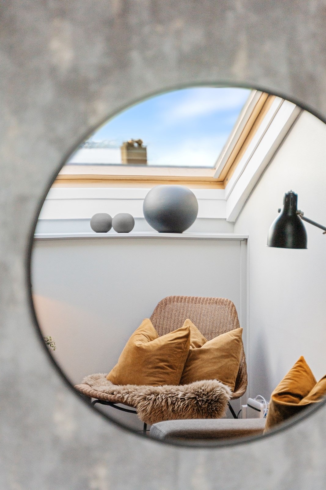 Takvinduene har montert solskjerming til solskinnsdagene. Galleribilde