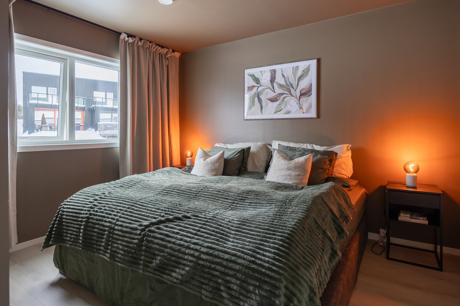 Tre romslige soverom på 12,5 m², 7,3 m² og 7 m². Galleribilde