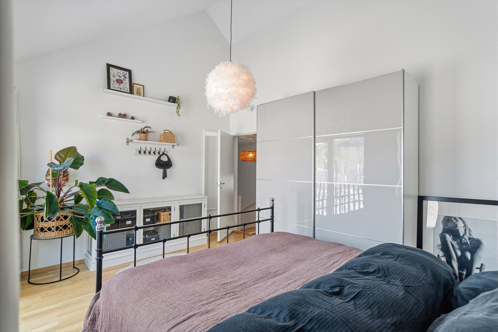 Soverommene er godt egnet både som barnerom, hovedsoverom og gjesterom. Galleribilde