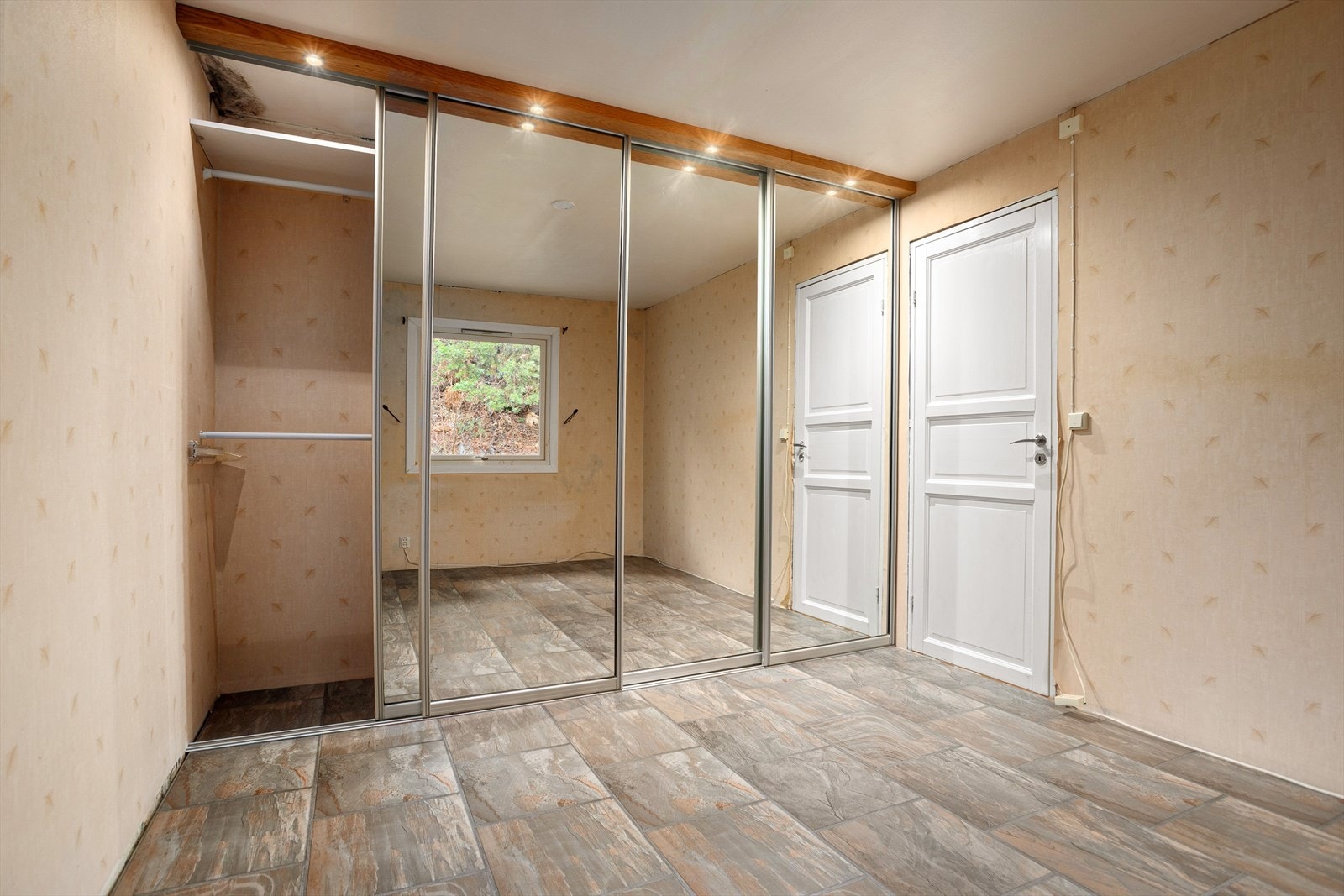 Skyvedørsgarderobe Galleribilde