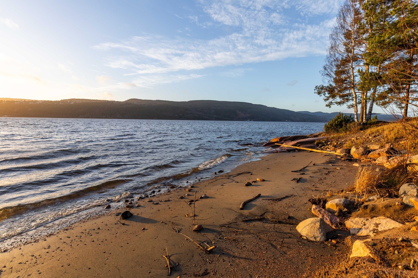 På stranda kan varme og late sommerdager nytes. Galleribilde