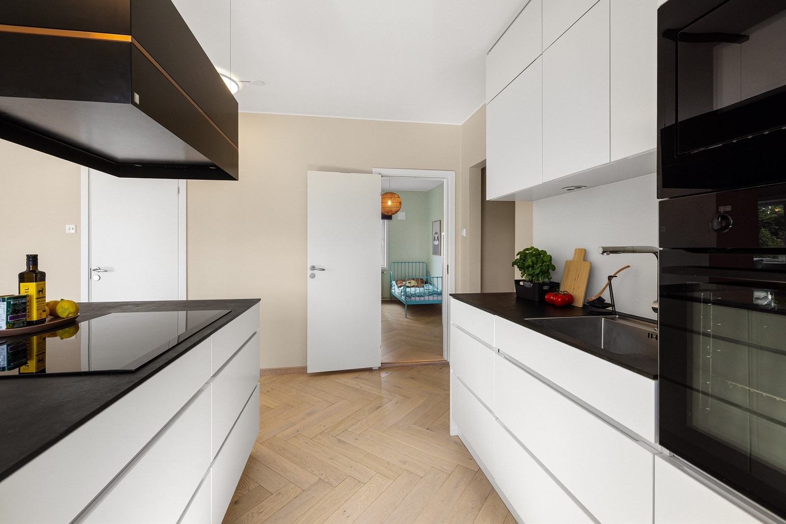 Leilighetens 3 soverom ligger på rekke etter hverandre. Galleribilde