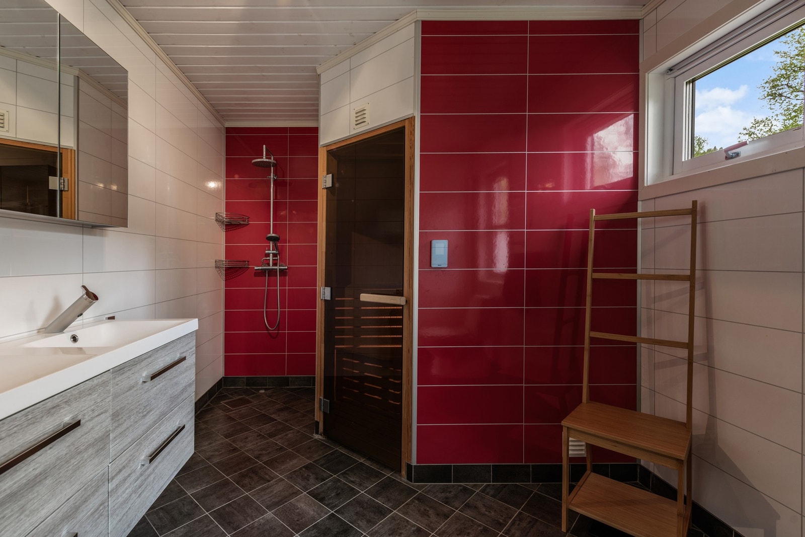 Romslig bad med badstue Galleribilde