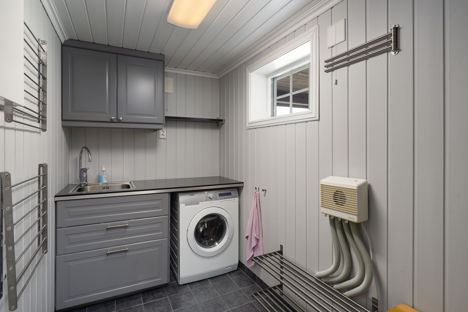 Vaskerom Galleribilde