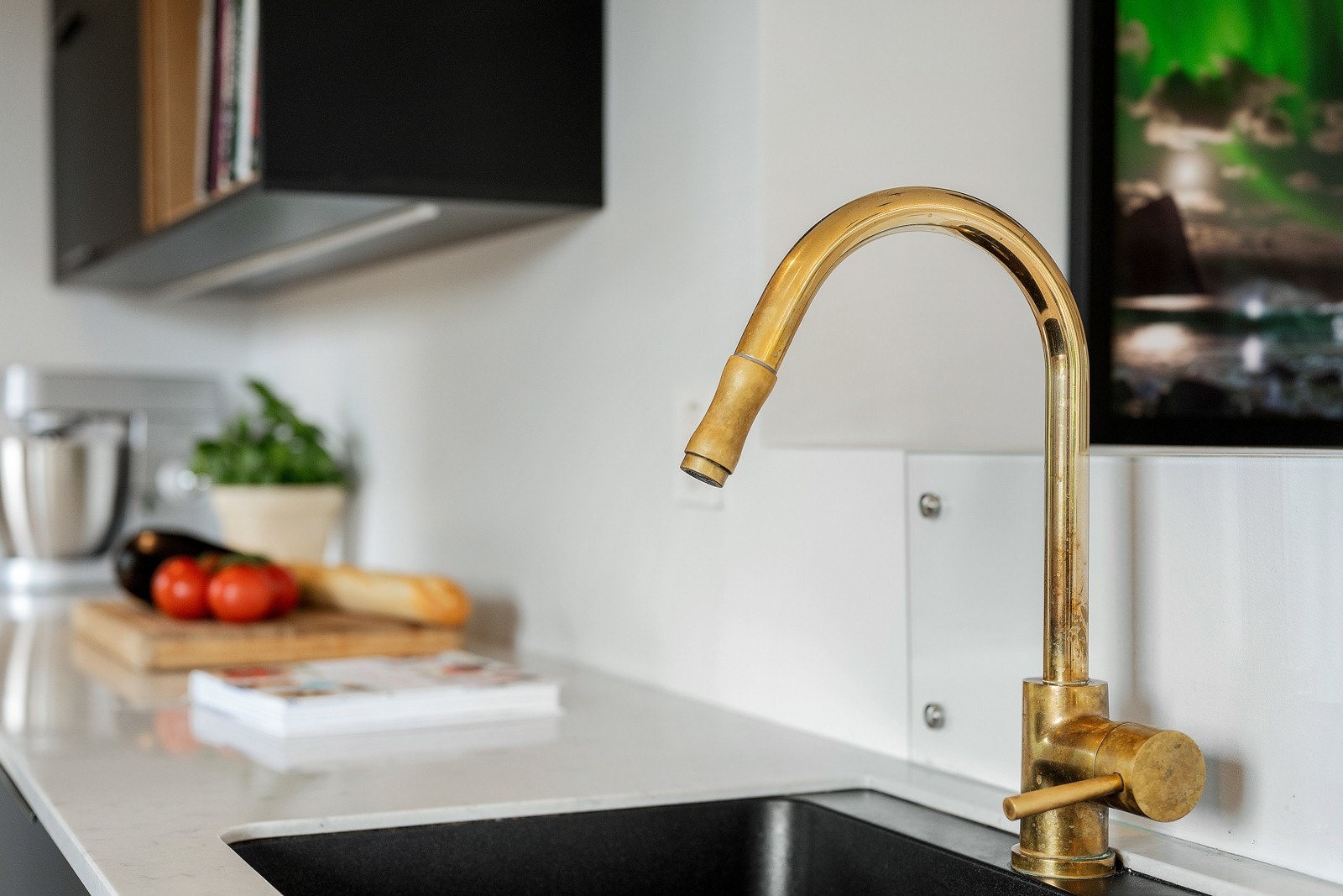 Lekre detaljer som gir en fin helhet i boligen. Galleribilde