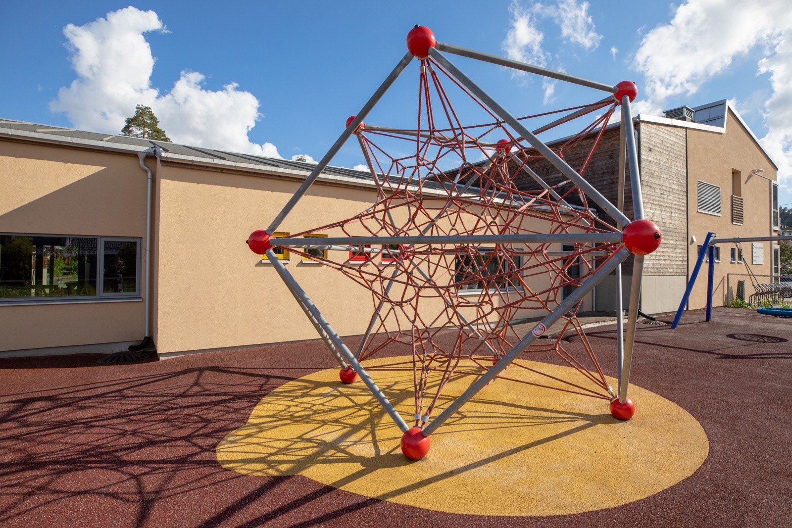 Flere barnehager i nærheten, her ved Eventyrstua barnehage. Galleribilde