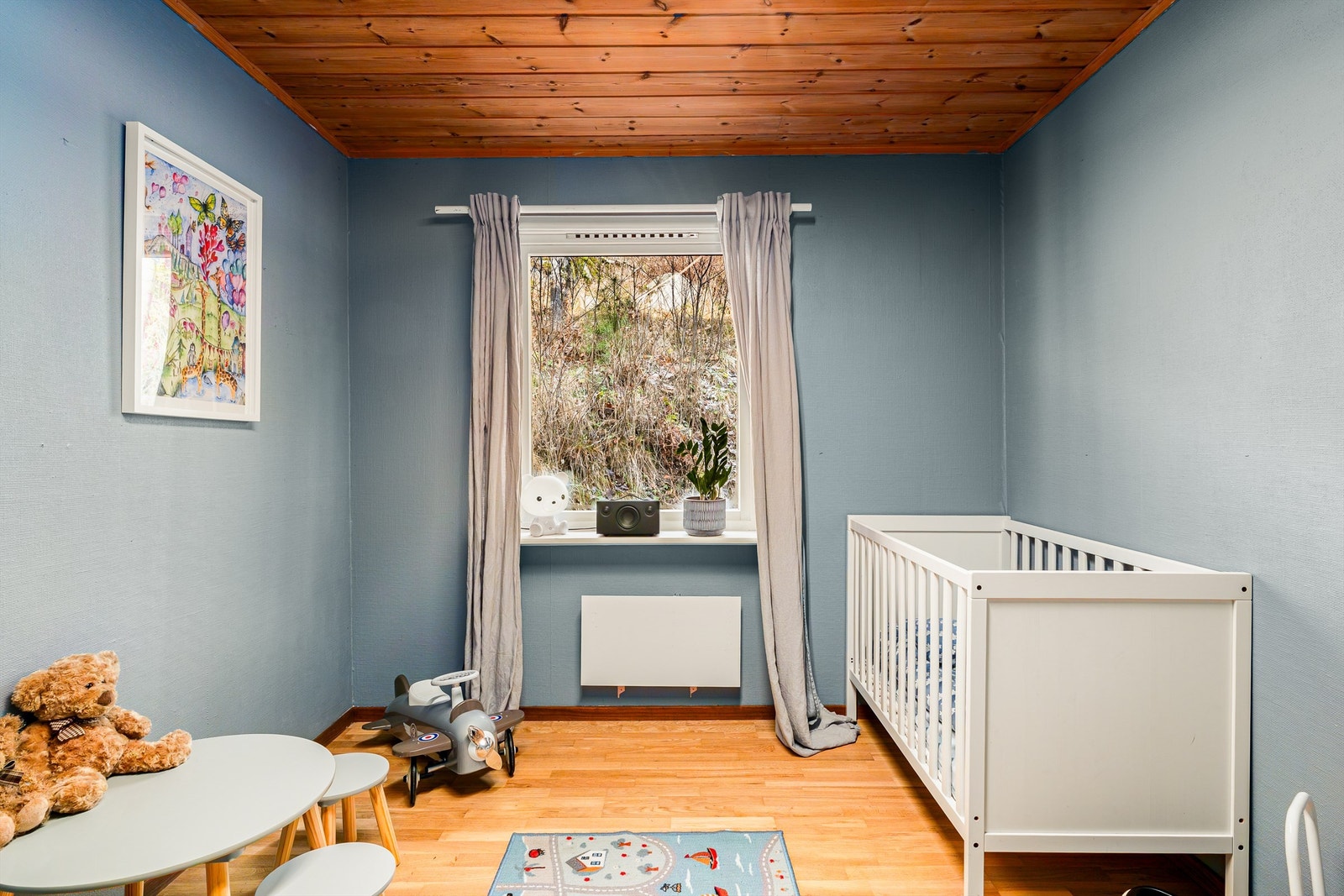 Barnerommet er også av fin størrelse Galleribilde