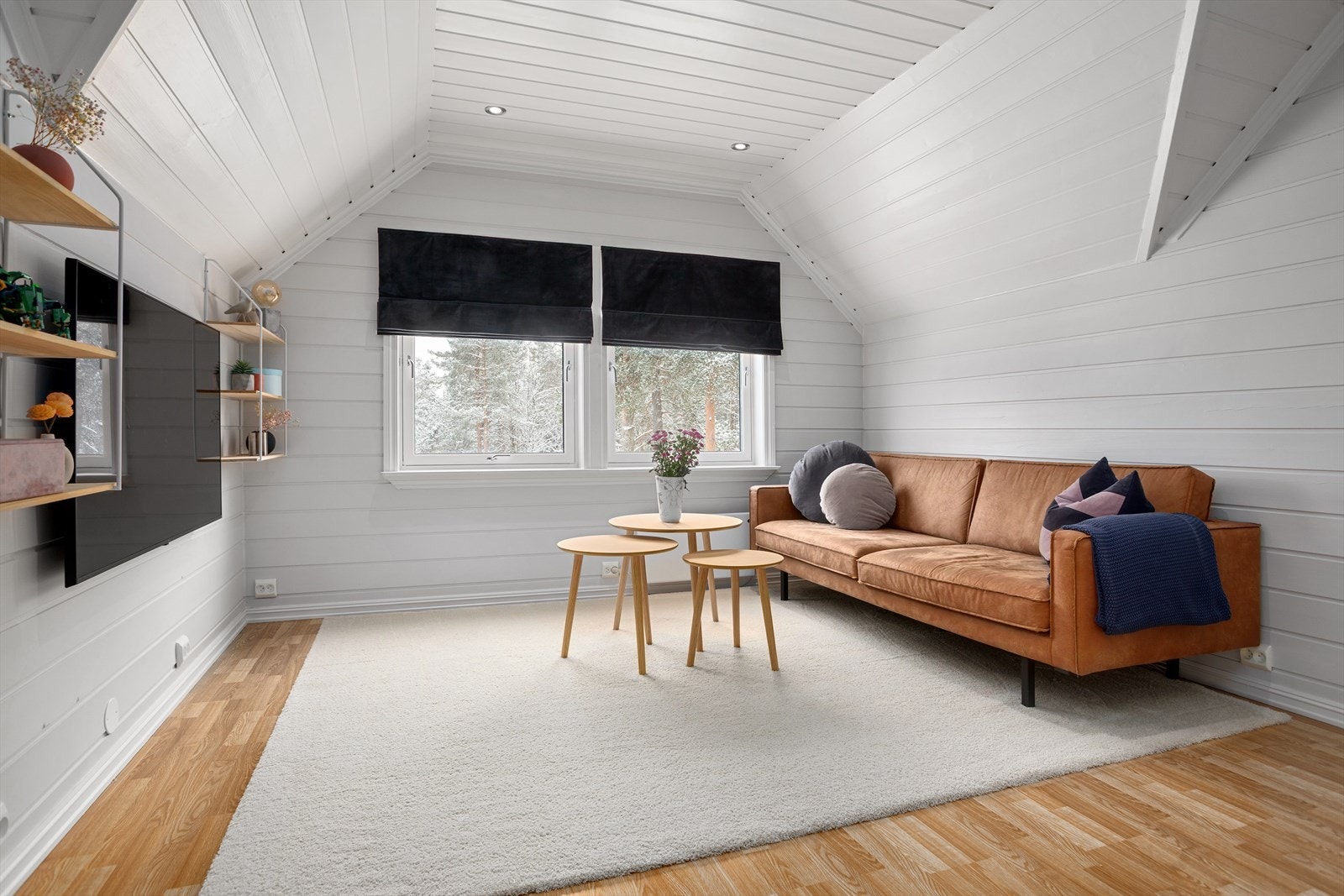 God plass for sofagruppe og tilhørende tv-møblement Galleribilde