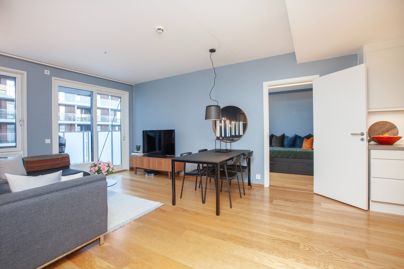 Stue med utgang til balkong Galleribilde