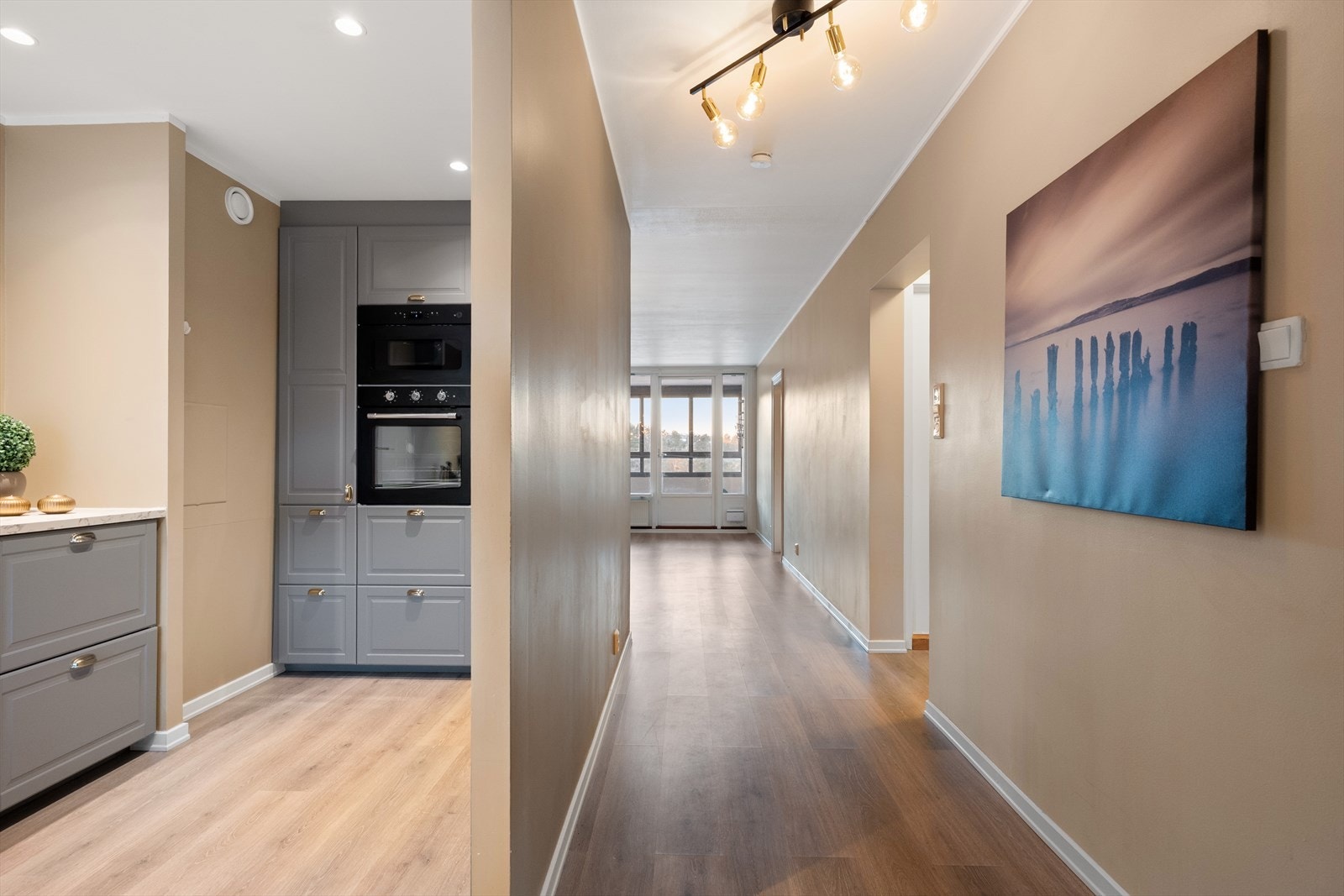 Stor 2-roms leilighet med praktisk og funksjonell planløsning. Galleribilde