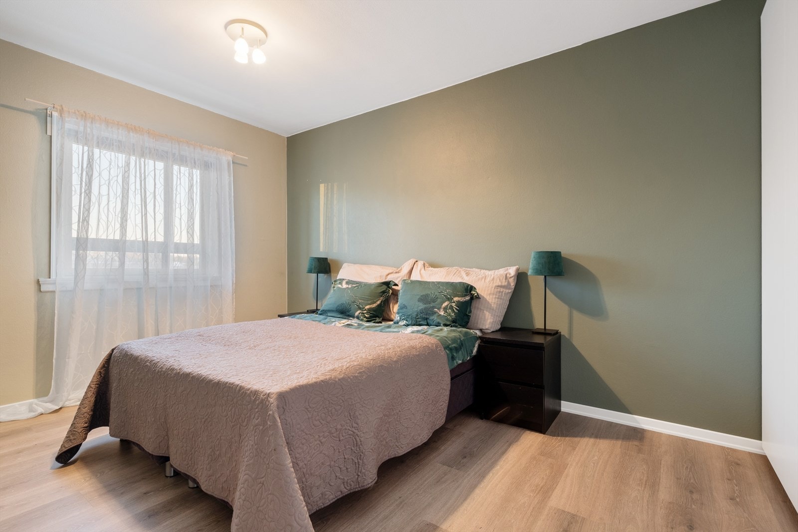 Romslig soverom på hele 13 m². Galleribilde