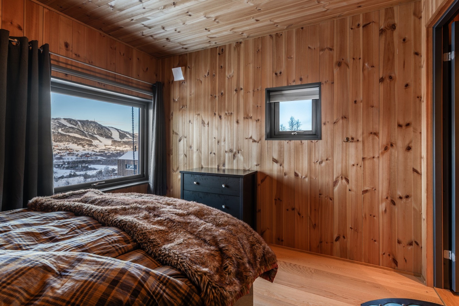 Legg deg i myke dyner og våkne til denne eventyrlige utsikten Galleribilde