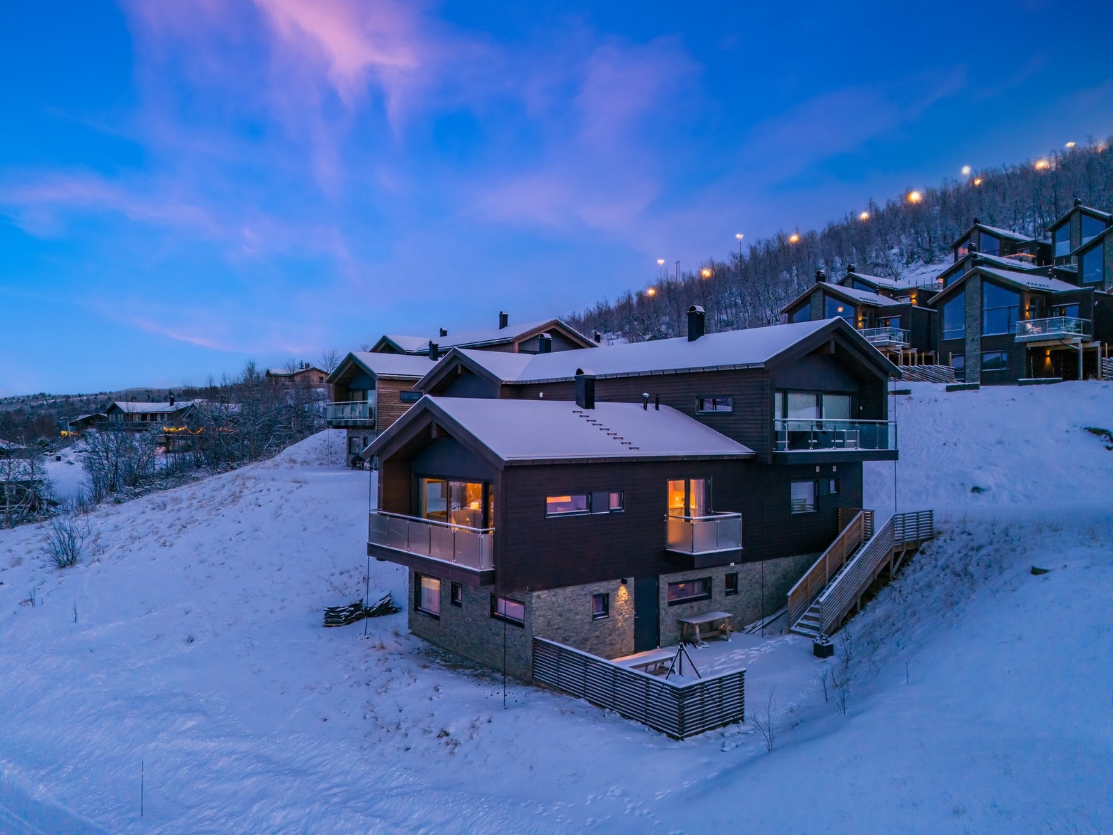 Uthusslåtta 42 består av tre enheter, men man får sin egen hyttefølelse her Galleribilde