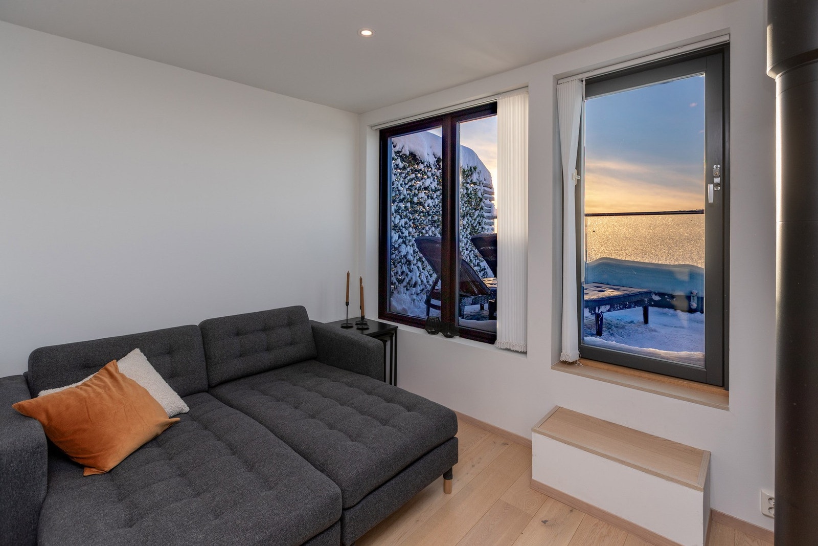 Loftstue med utgang til stor takterrasse Galleribilde