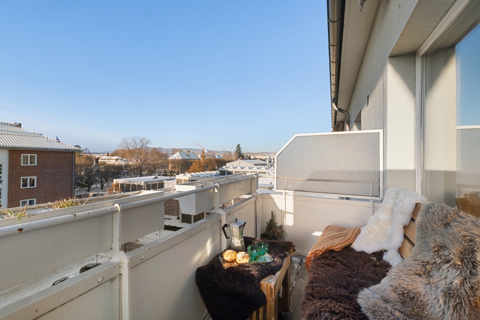 Velkommen til Ringgata 5E, presentert av Ingrid Svenneby-Opsahl v/EIE Valkyrien. Foto: Trond Walsø / Walsowork AS. Galleribilde