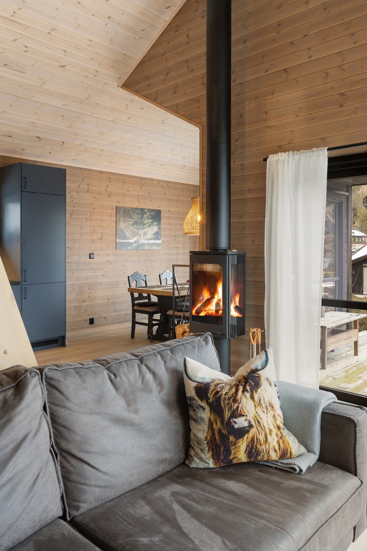 Peisovn tilkoblet isolert stålpipe gir god varme og ekstra hygge på kjølige dager. Galleribilde