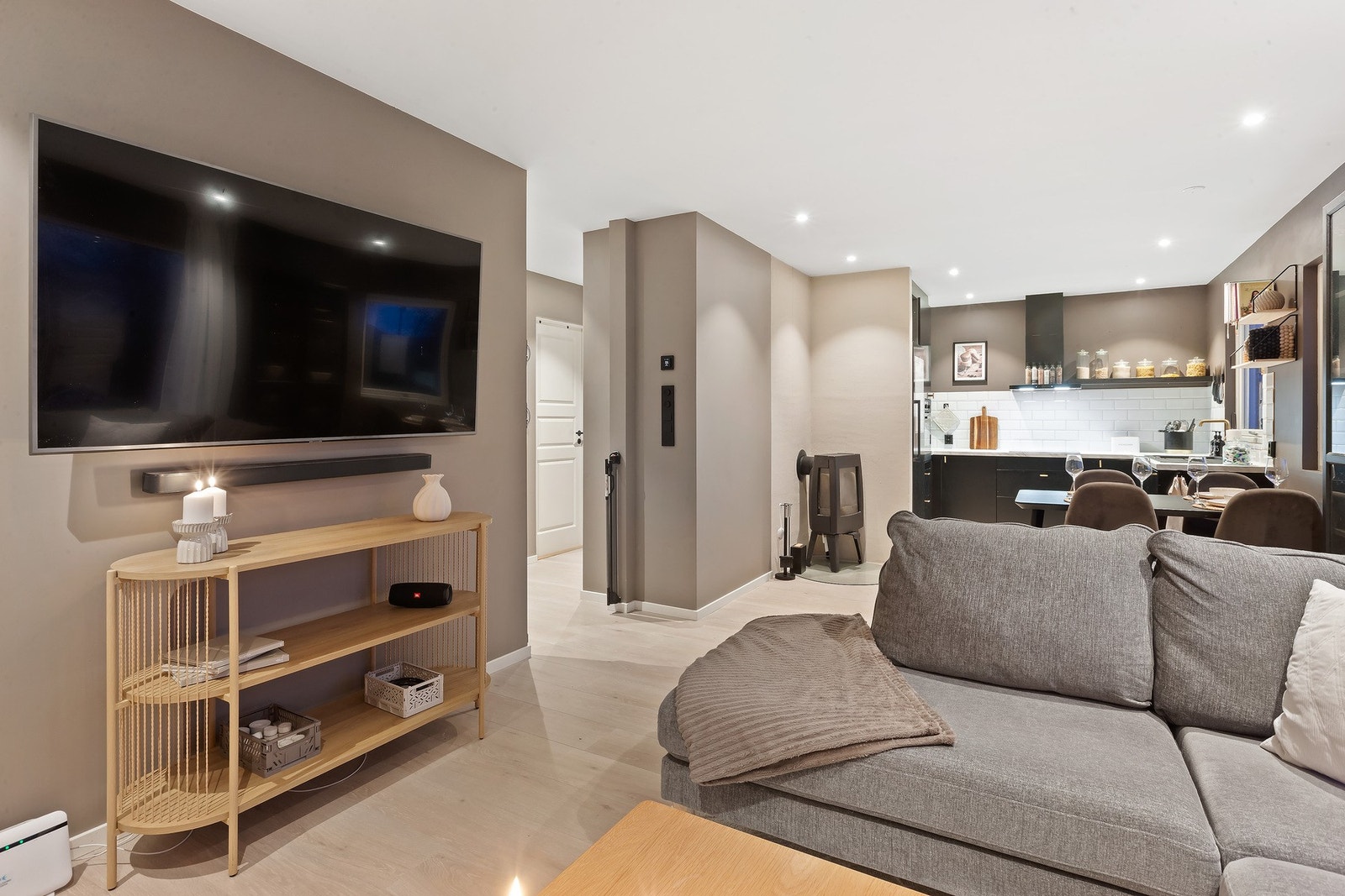 Varmekabler i alle rom foruten soverom. Galleribilde