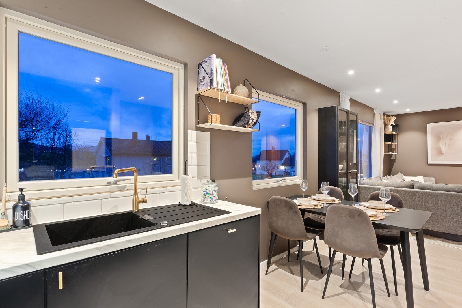 God plass til spisebord. Galleribilde