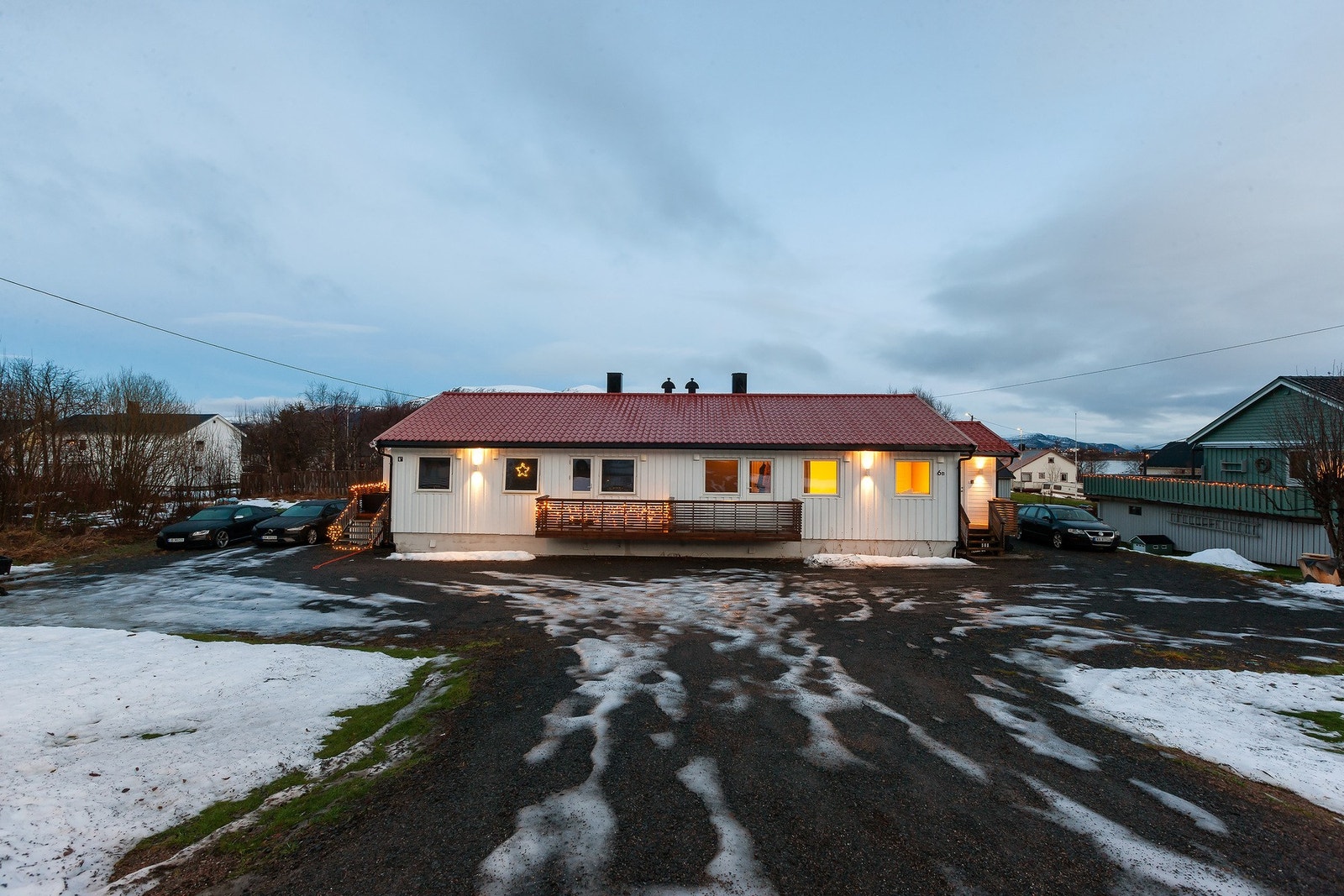 Enkel adkomst fra rolig gate. Galleribilde