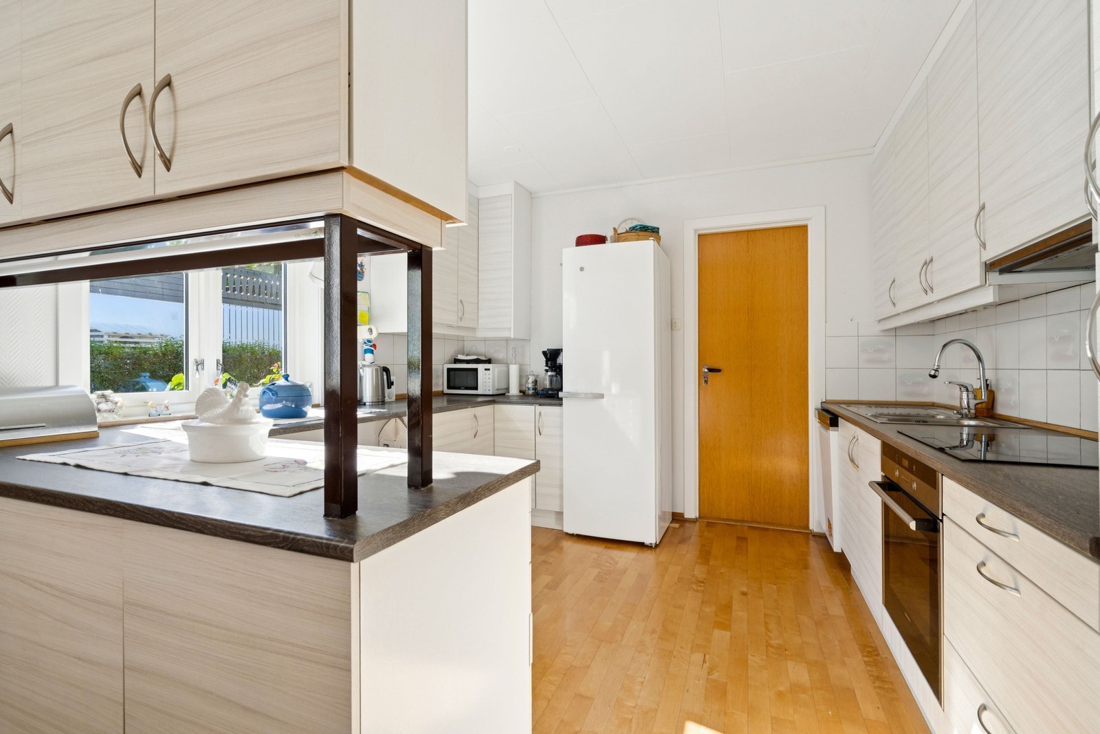 Boligen anses som velholdt, men har oppgraderings- og moderniseringsbehov Galleribilde