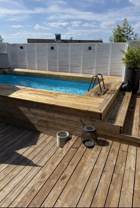 Selgers egne bilder av basseng. Se punkt ferdigattest i salgsoppgave. Galleribilde