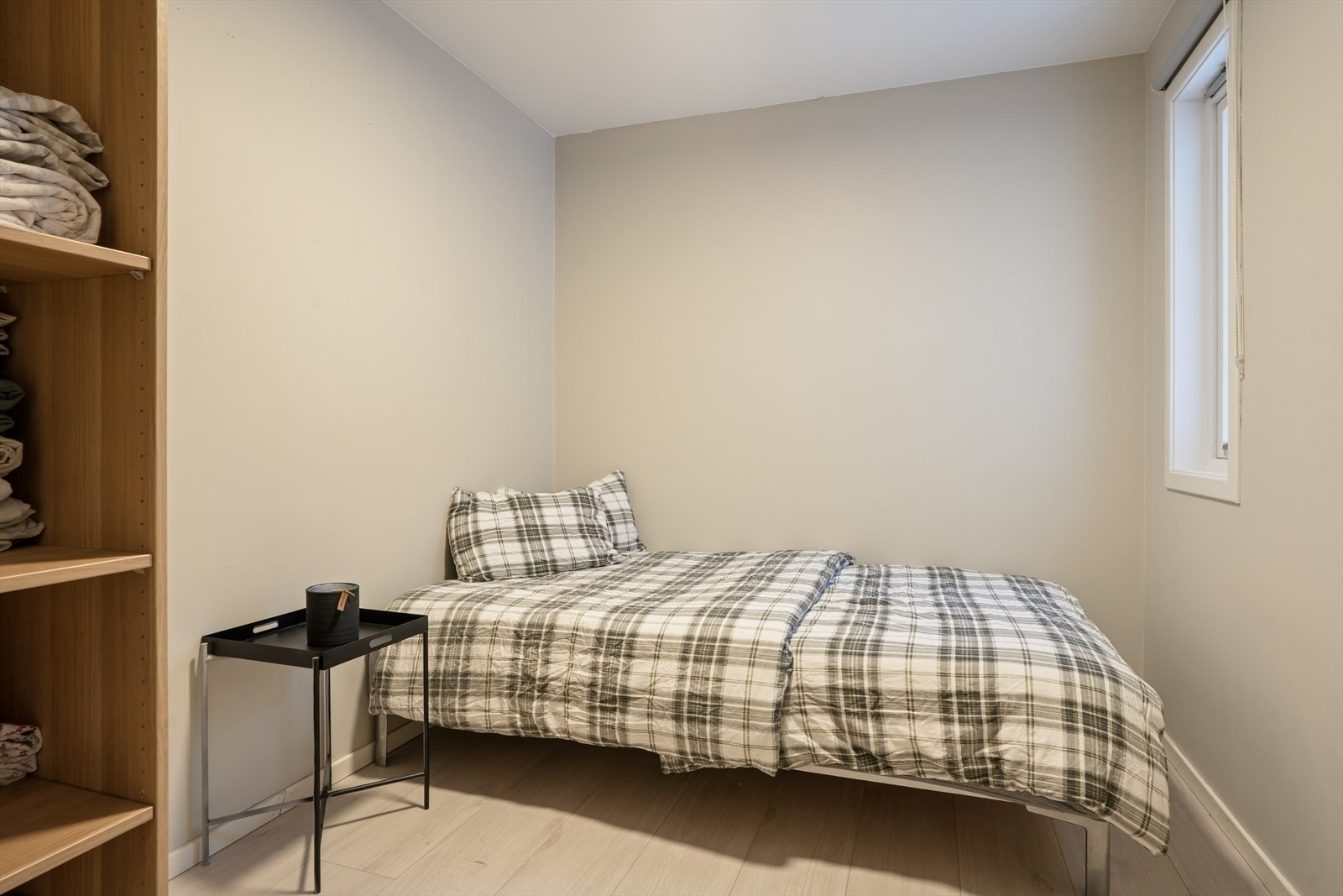 Dette soverommet ligger i boligens første etasje. Galleribilde