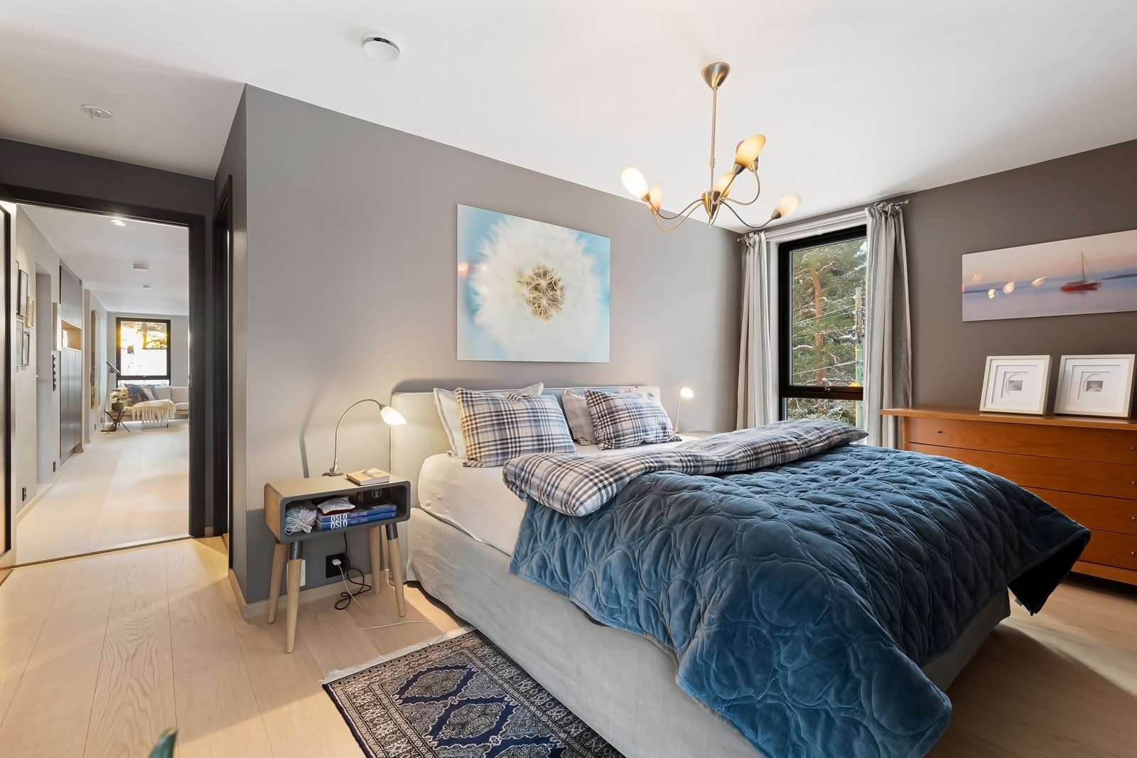 Boligen har tre gode soverom - perfekt for familie eller hjemmekontor (mulighet for flere). Galleribilde