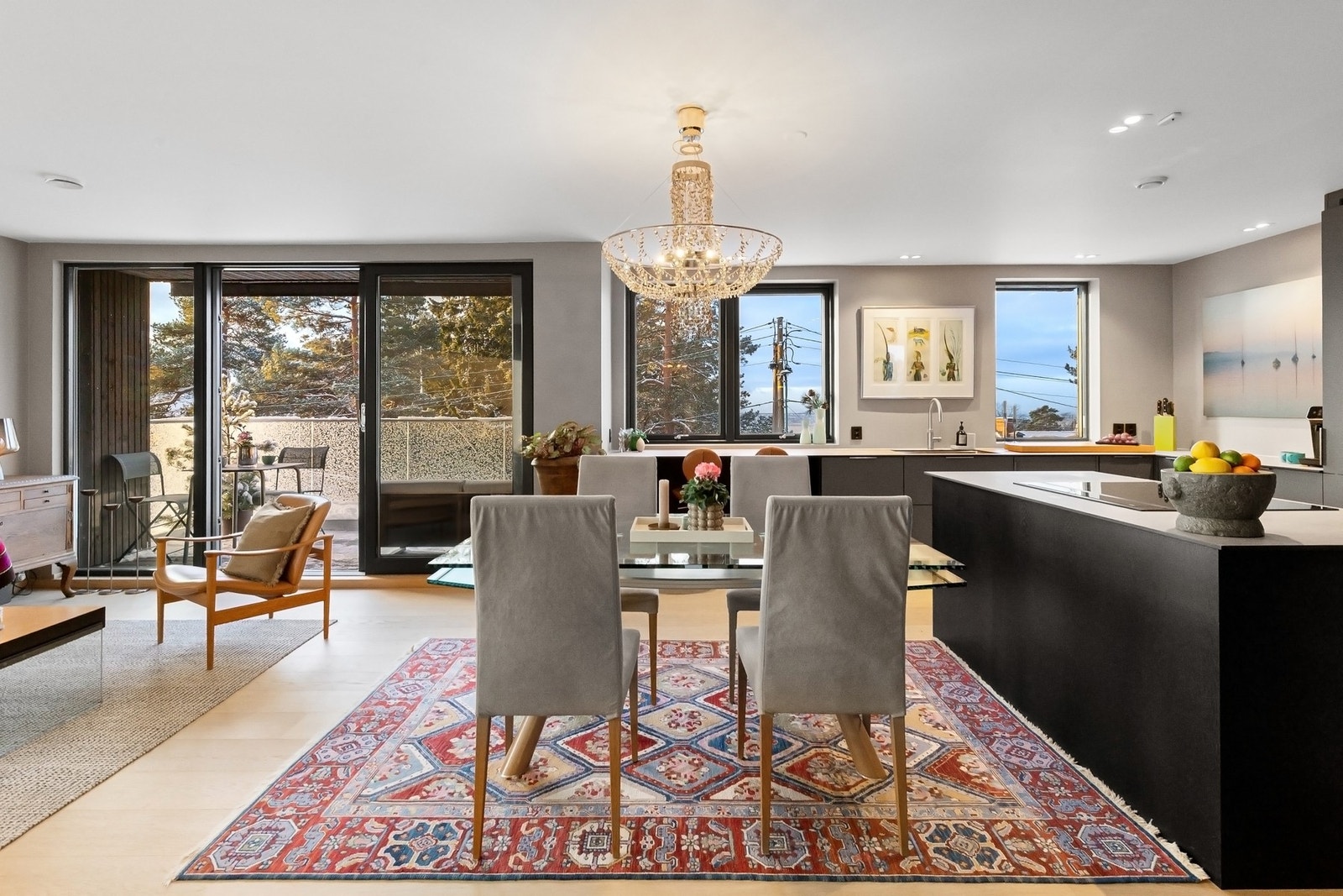 Hele boligen har balansert ventilasjon med varmegjenvinning. Galleribilde