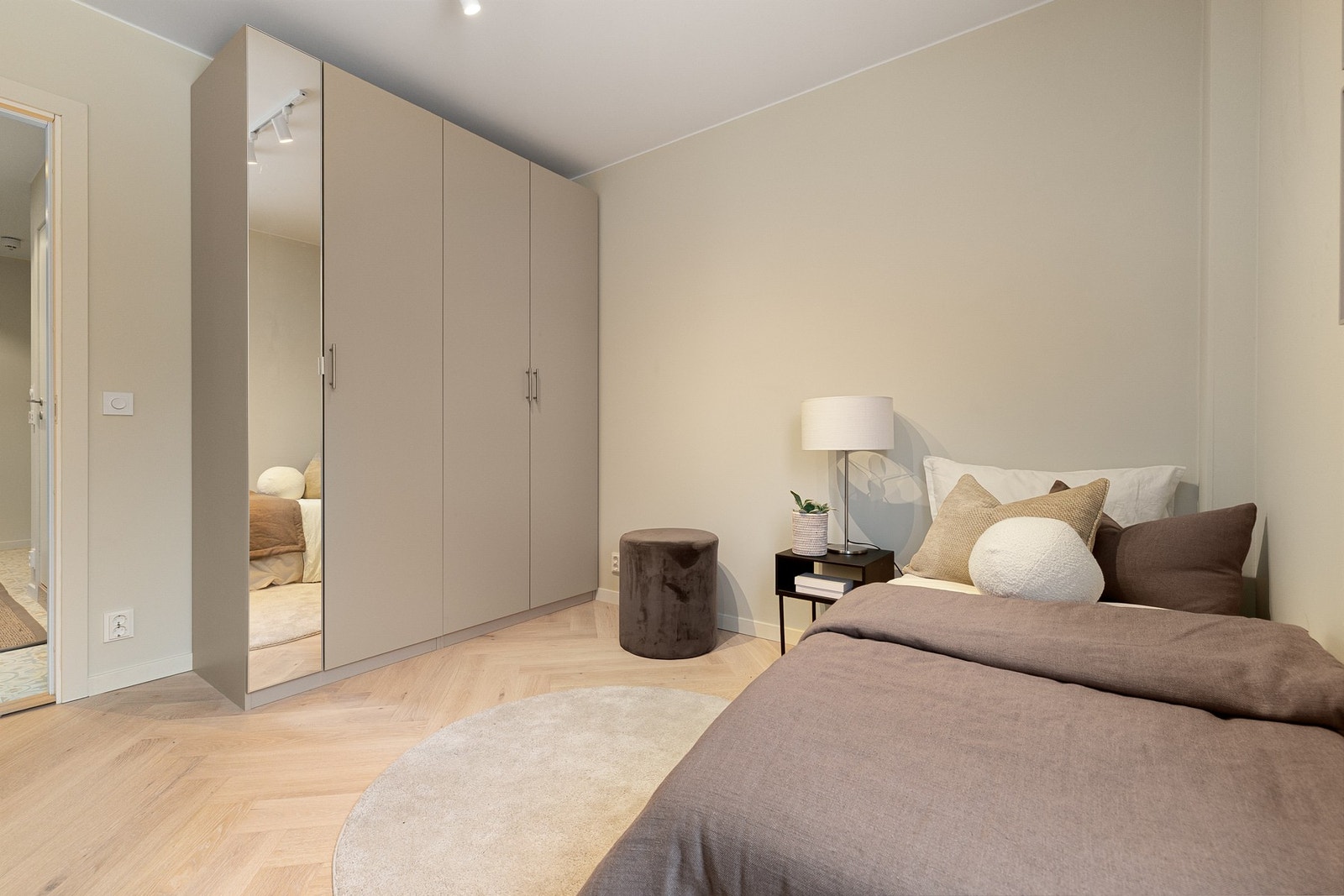 Garderobeskap også her. Galleribilde