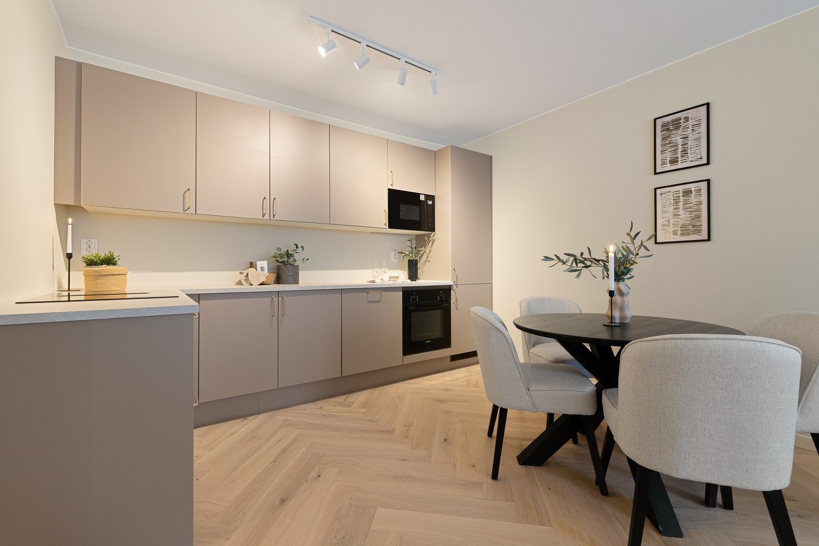 Nytt og lekkert kjøkken fra den danske kvalitetsleverandøren HTH. Galleribilde