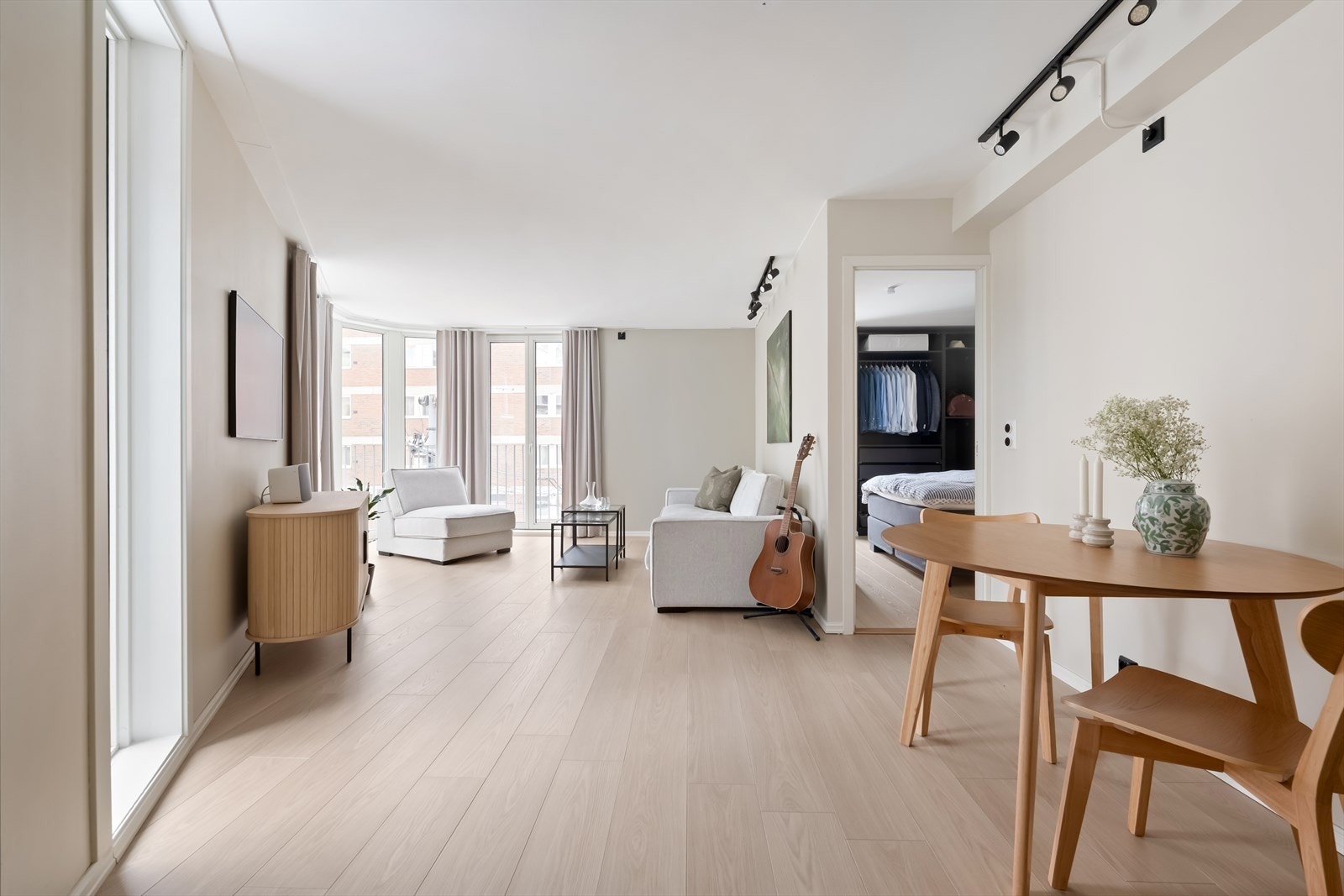 Boligen er betydelig oppgradert de senere år og fremstår som innflyttingsklar. Galleribilde