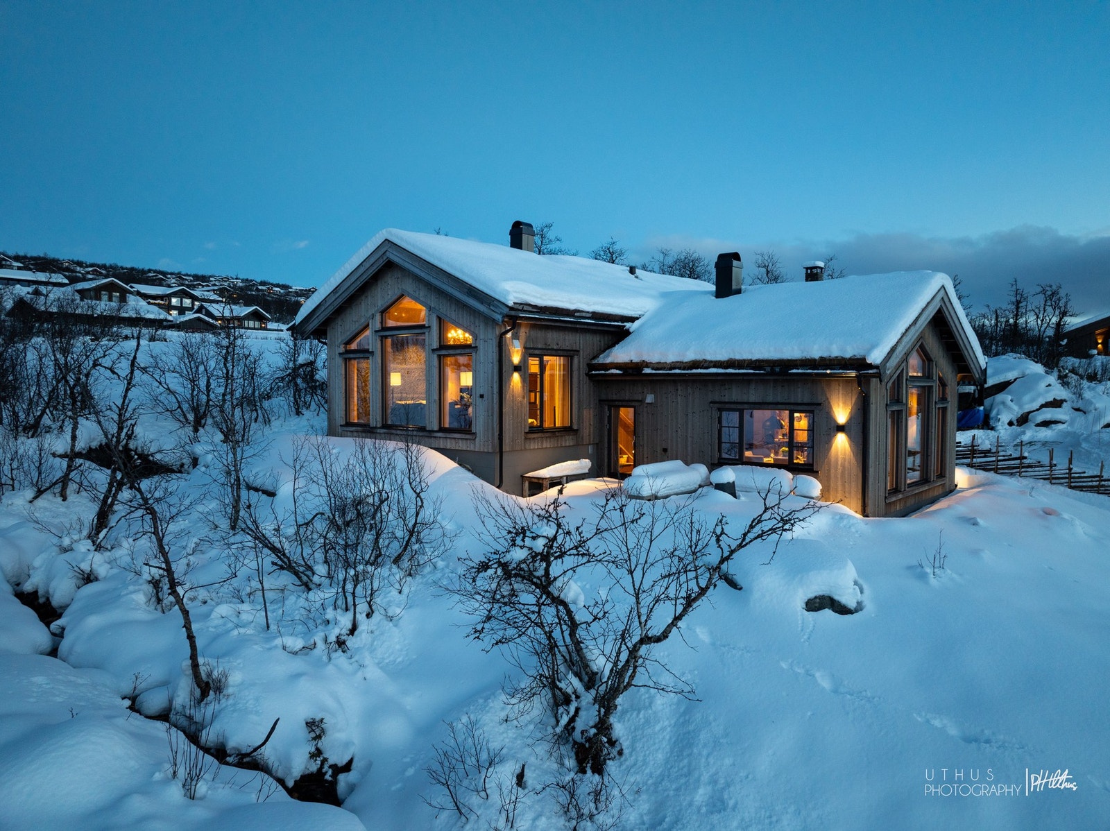 Her får du fantastisk utsikt mot Slettefjell og Raudalen, samtidig som du har umiddelbar nærhet til skiløyper, turstier og fjellets mange opplevelser - året rundt Galleribilde