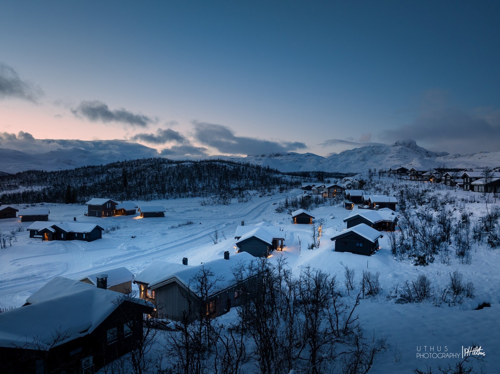 Skiløypene går like ved og kan ta deg milevis av gårde! Galleribilde