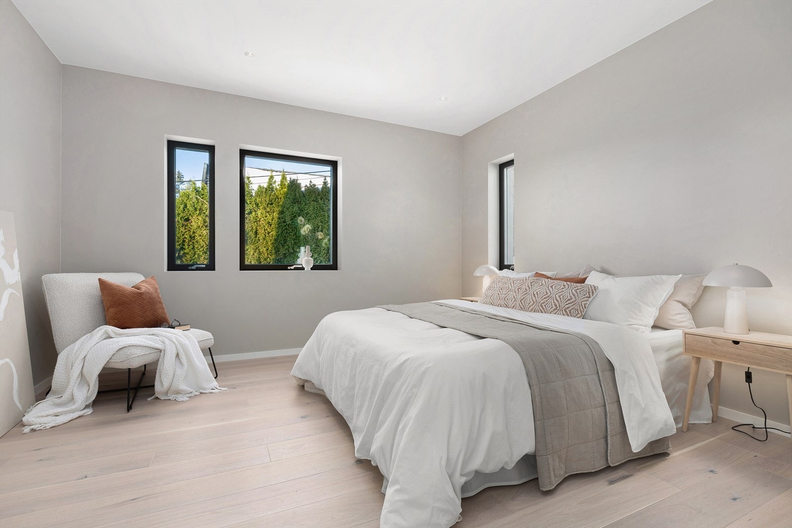 Stort hovedsoverom med god plass til dobbeltseng og annen møblering. Galleribilde