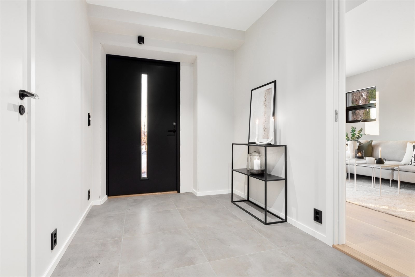 Flislagt entré/gang. Galleribilde