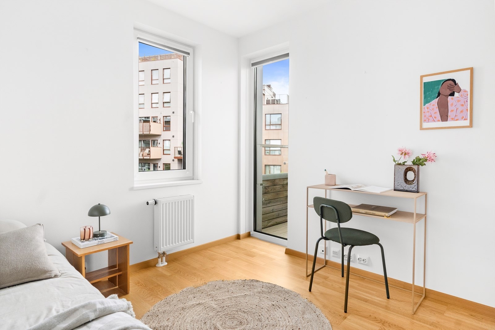 Rommet har plass til seng, nattbord, garderobeløsning og evt. skrivebord. Galleribilde