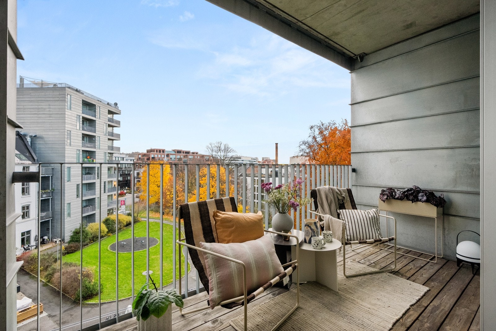 Her kommer du til en lys og lekker 3-roms med hybeldel i idylliske Akers Have. Galleribilde