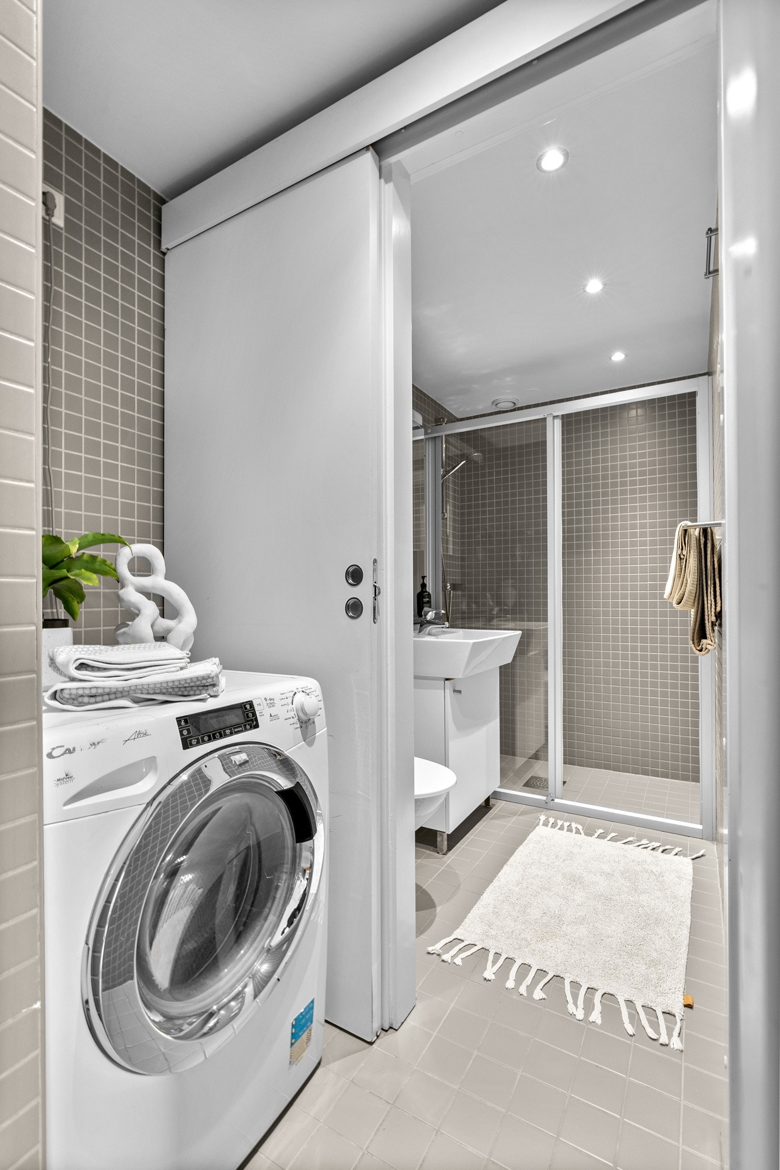 Det er også opplegg for vaskemaskin (medfølger). Galleribilde