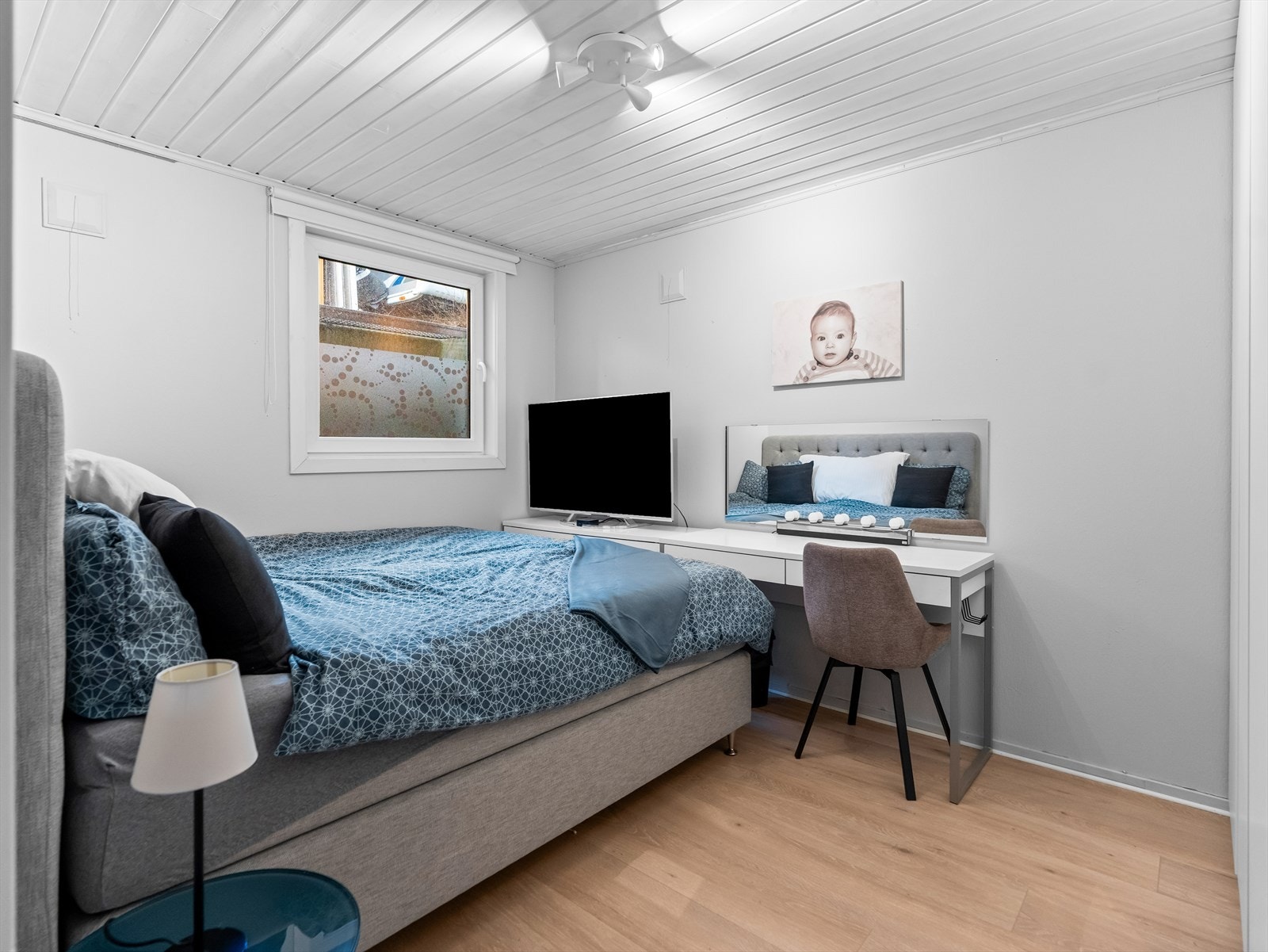 I dag har etasjen fire innredede rom som benyttes som soverom. Galleribilde