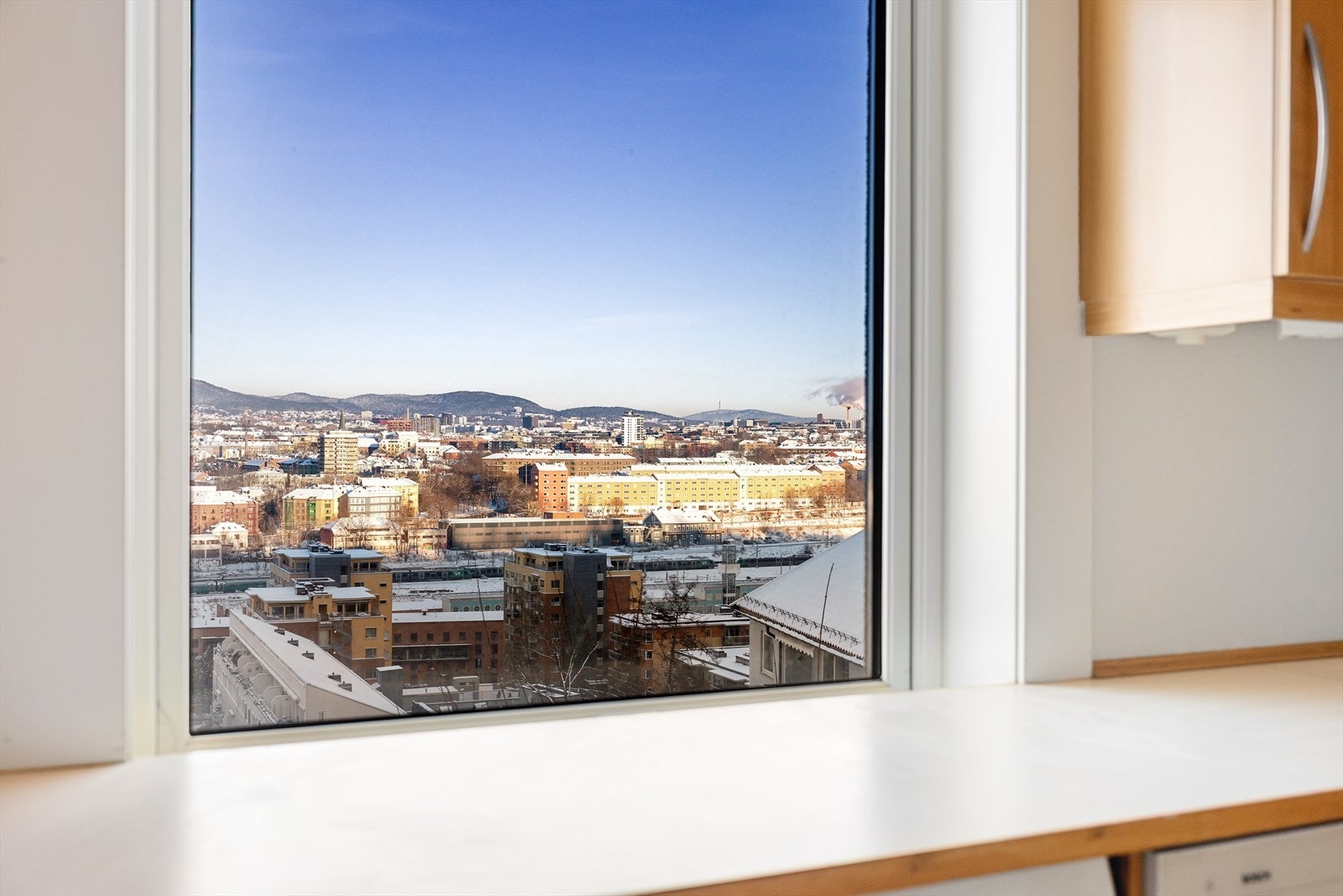 Kjøkkenvinduet byr på en fantastisk utsikt! Galleribilde