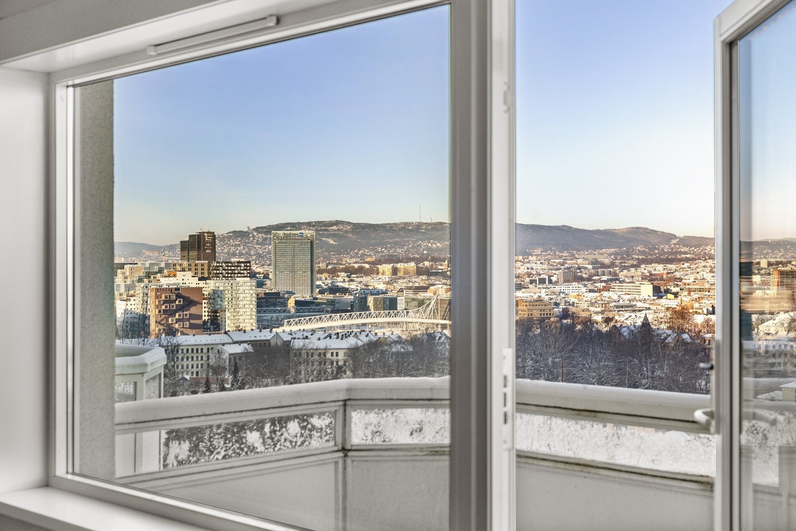 Fra stuen er det utgang til en nordvendt balkong på 5. kvm. Galleribilde