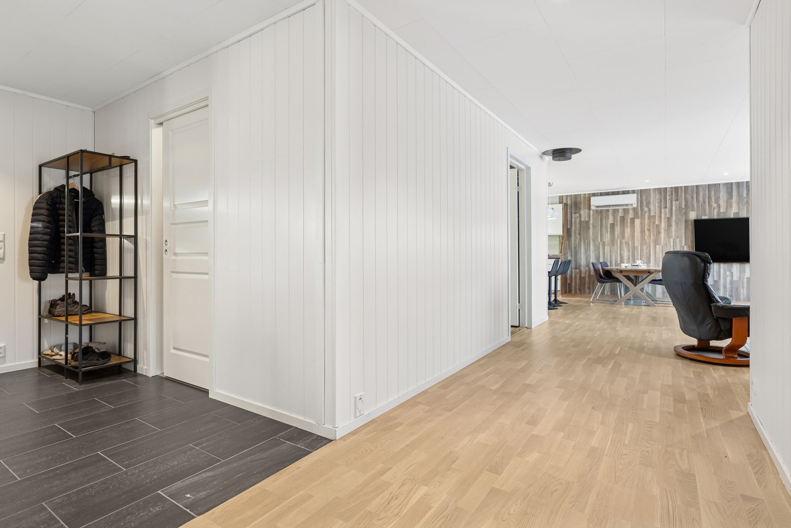 Boligen har en god og praktisk planløsning med alt på en flate. Galleribilde