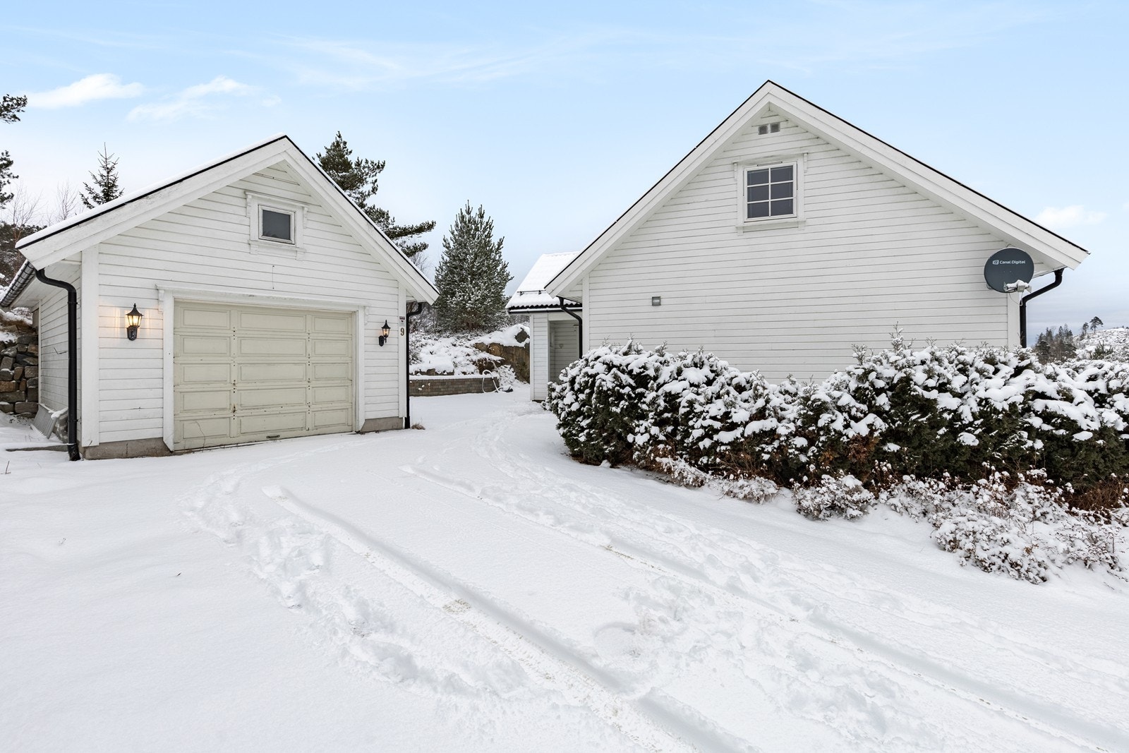 Godt med biloppstillingsplass på egen grunn Galleribilde