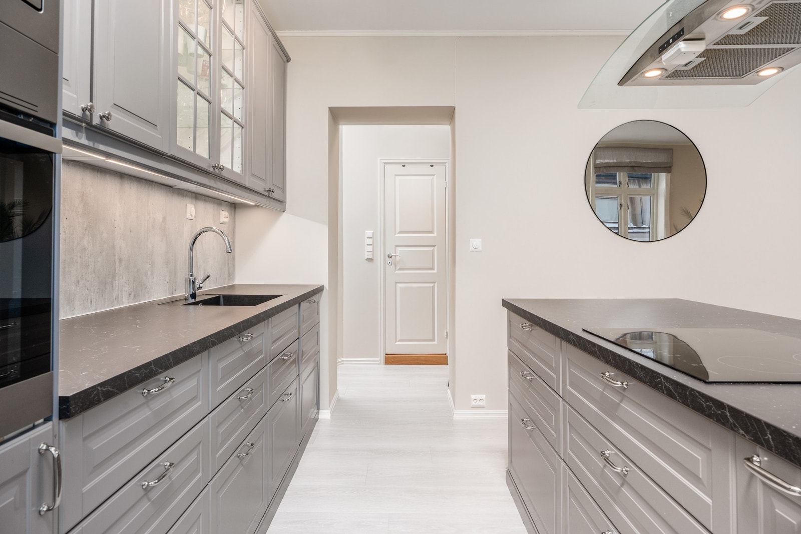 Kjøkken/gang. Galleribilde