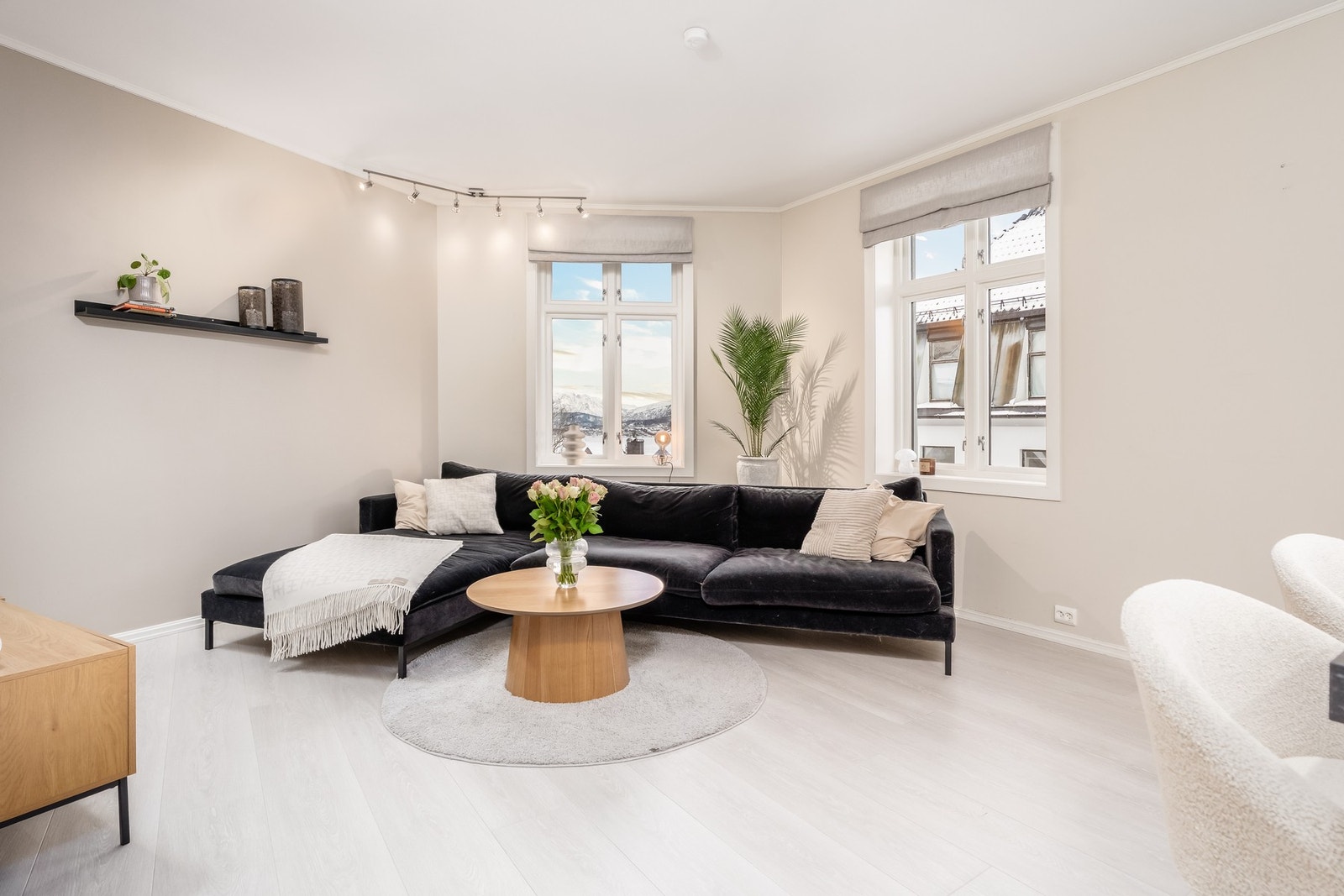 EIE eiendomsmegling v/ Knut Øyvind Grytten har gleden av å presentere Fjellgata 11! Foto: Viking Media (Marius Hoddevik) Galleribilde